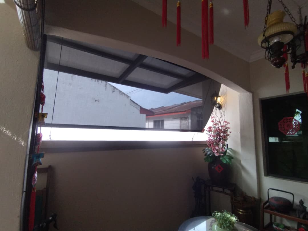 OUTDOOR ROLLER BLINDS